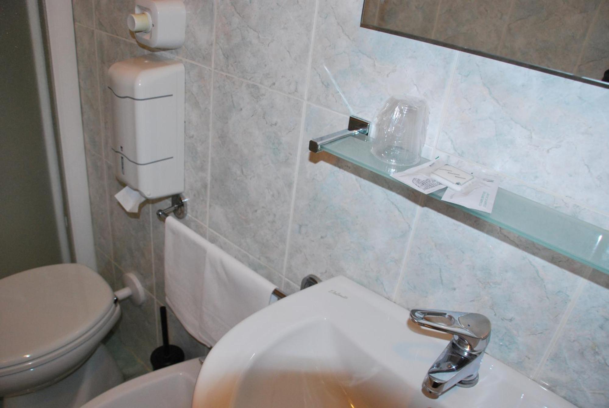 טורינו Hotel Antico Distretto חדר תמונה