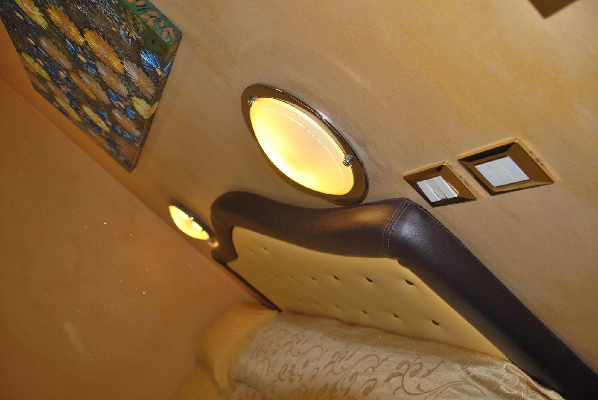 טורינו Hotel Antico Distretto מראה חיצוני תמונה
