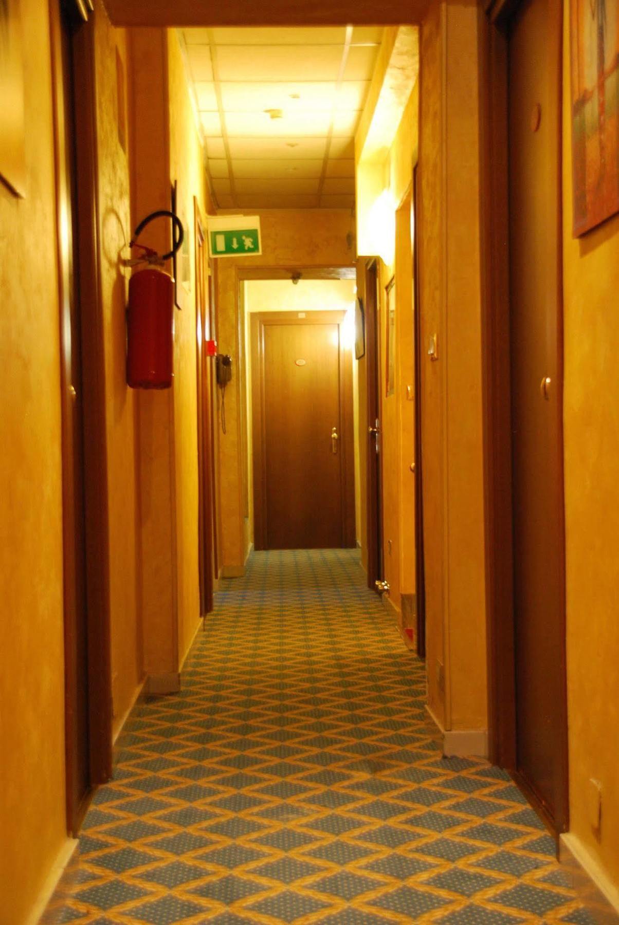 טורינו Hotel Antico Distretto מראה חיצוני תמונה